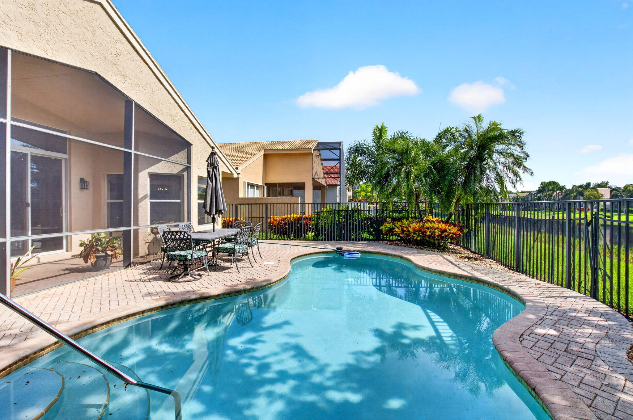 VALENCIA PALMS 4 - Residential