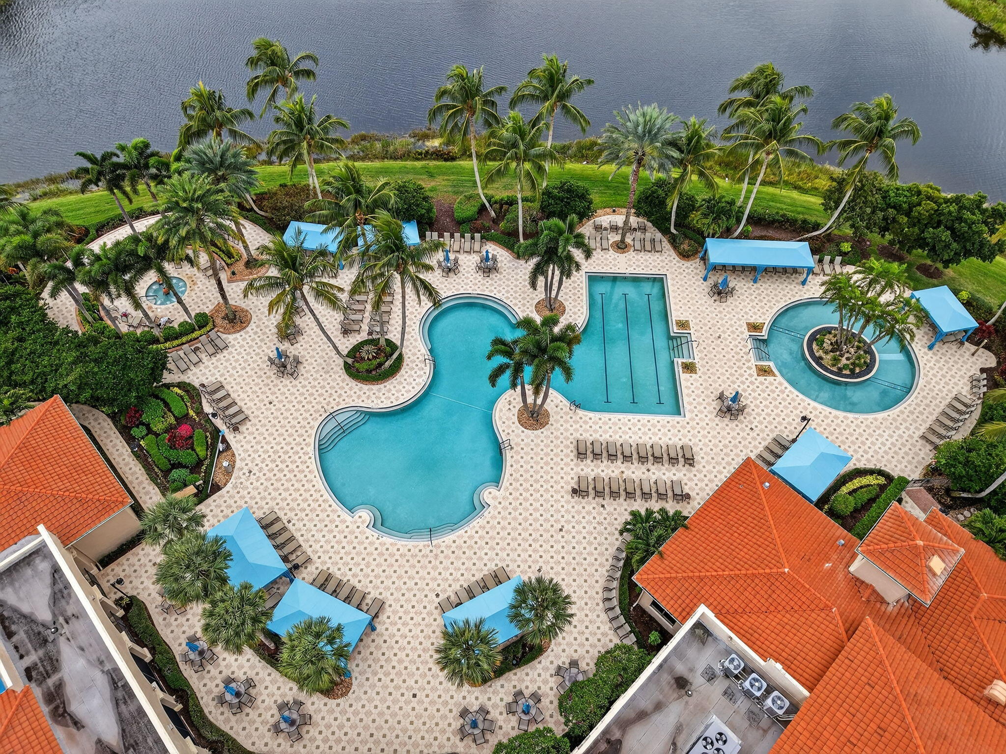 VALENCIA PALMS 4 - Residential