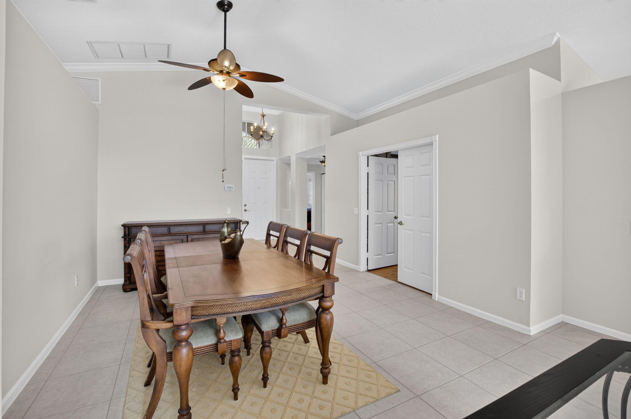 VALENCIA PALMS 4 - Residential