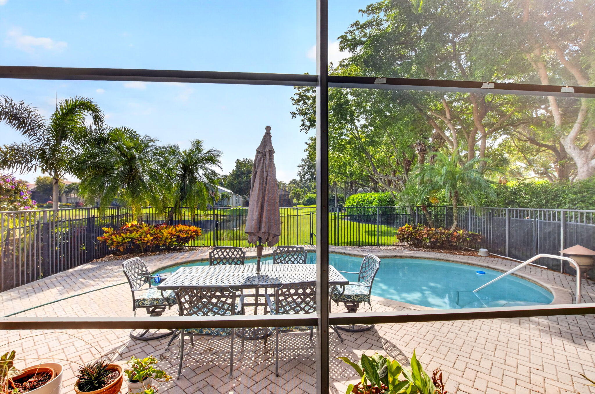 VALENCIA PALMS 4 - Residential
