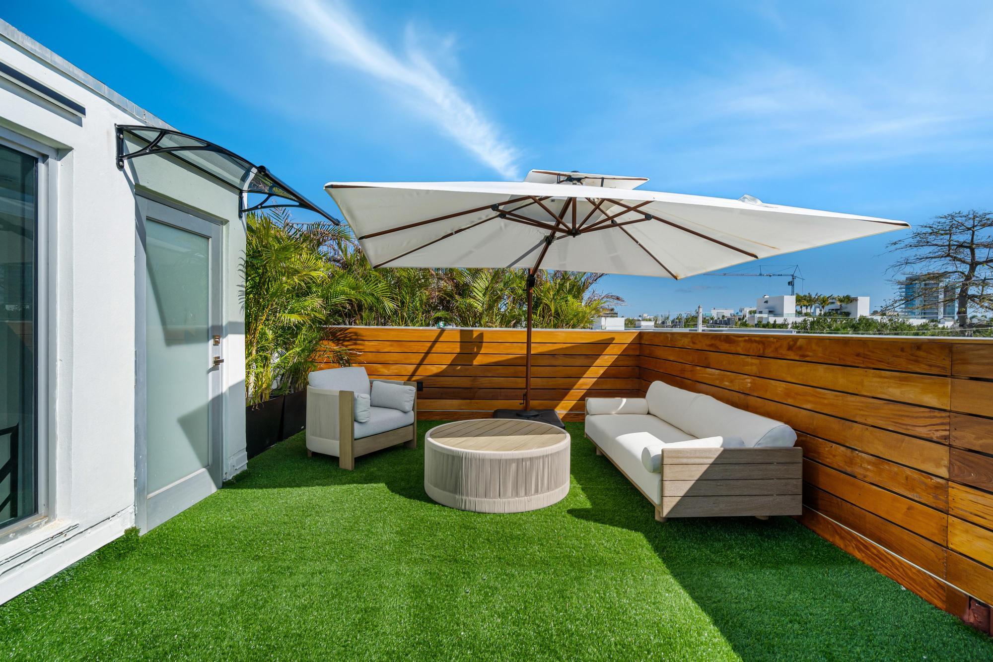 THE FOUNTAINHEAD CONDO - Residential
