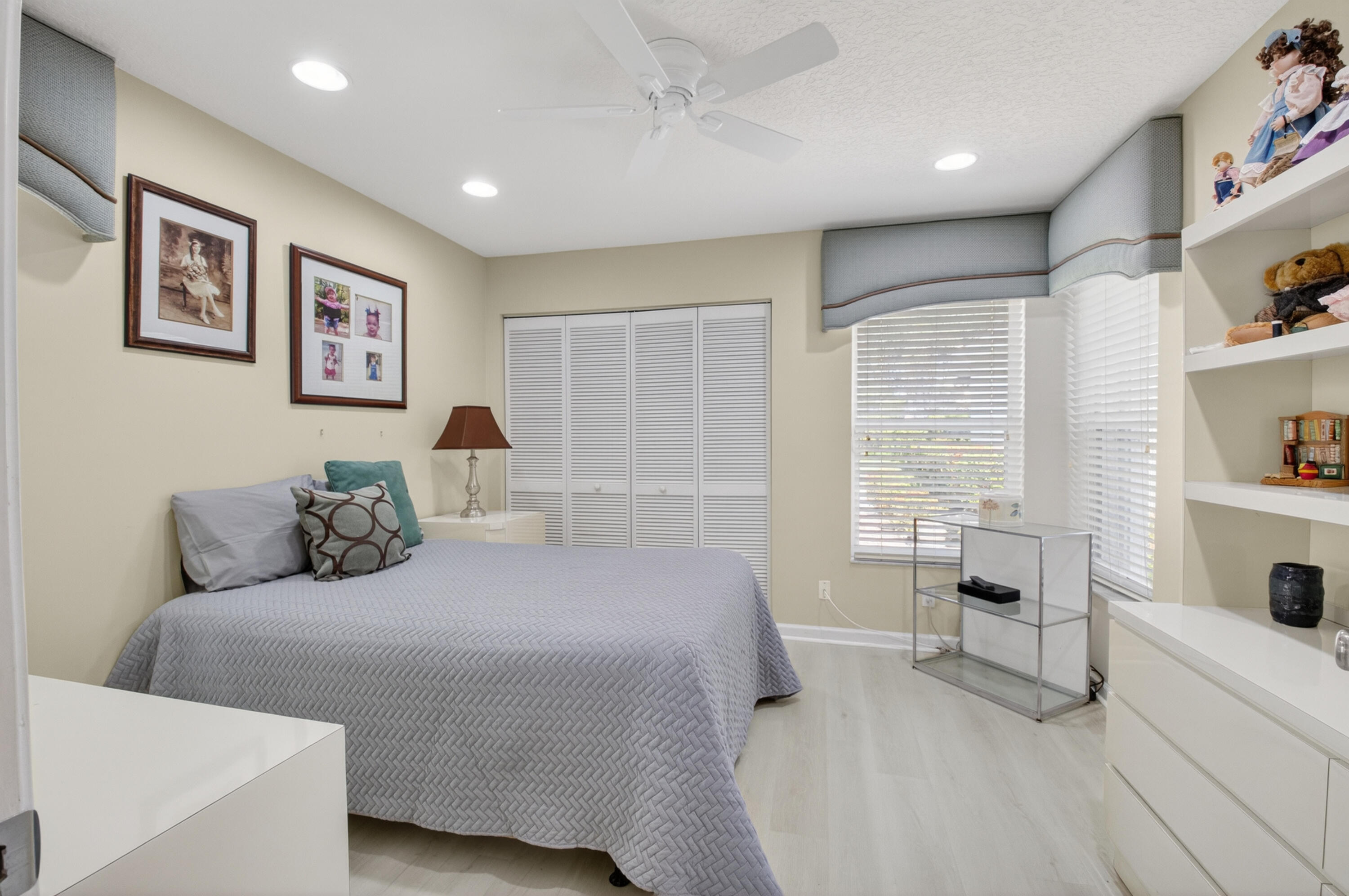 CORAL LAKES V - Residential