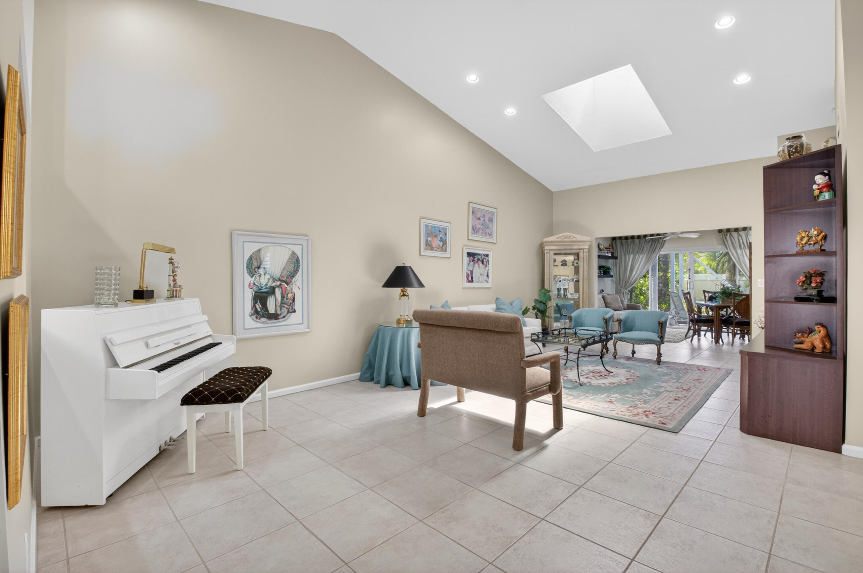 CORAL LAKES V - Residential