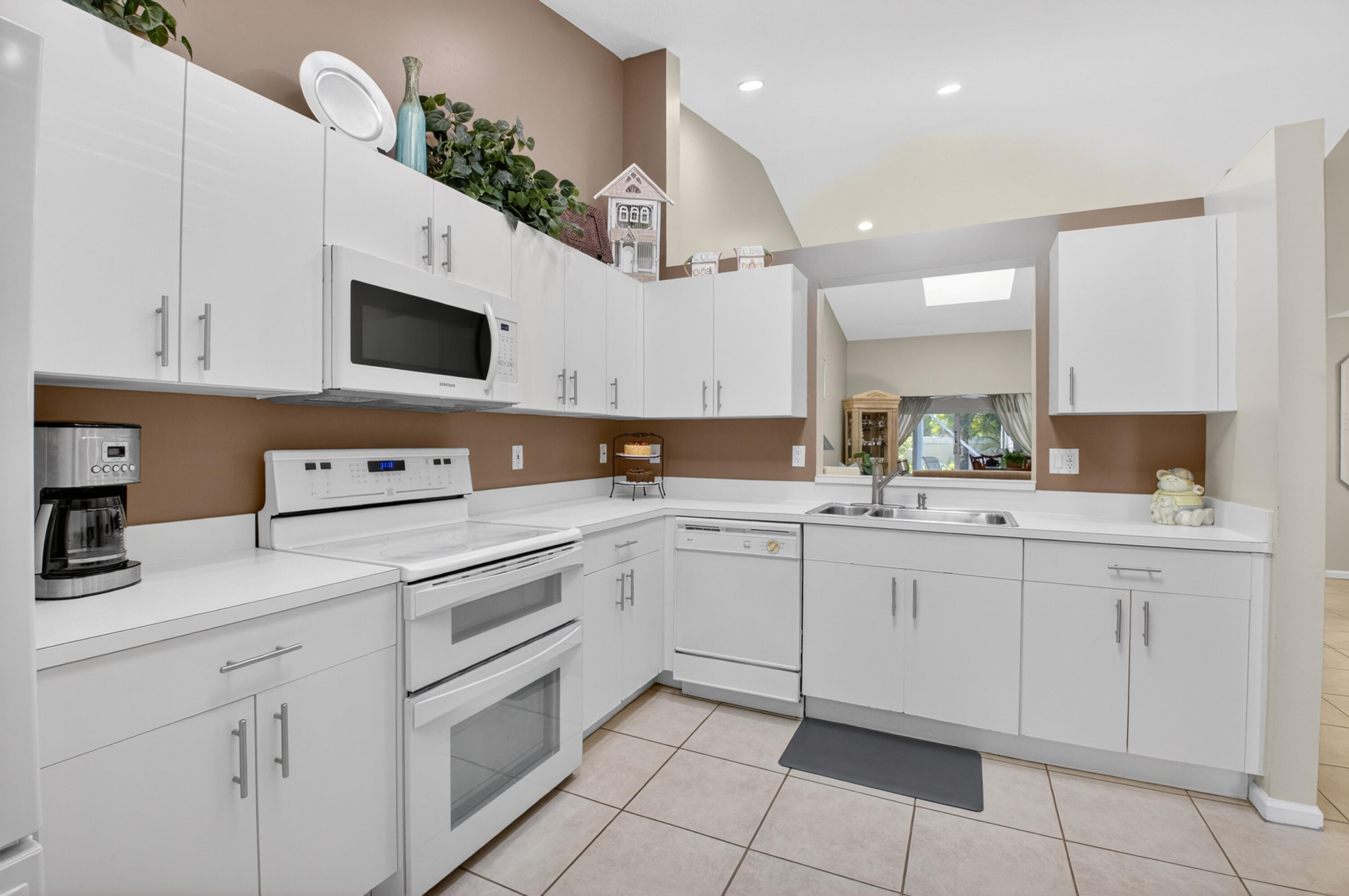 CORAL LAKES V - Residential