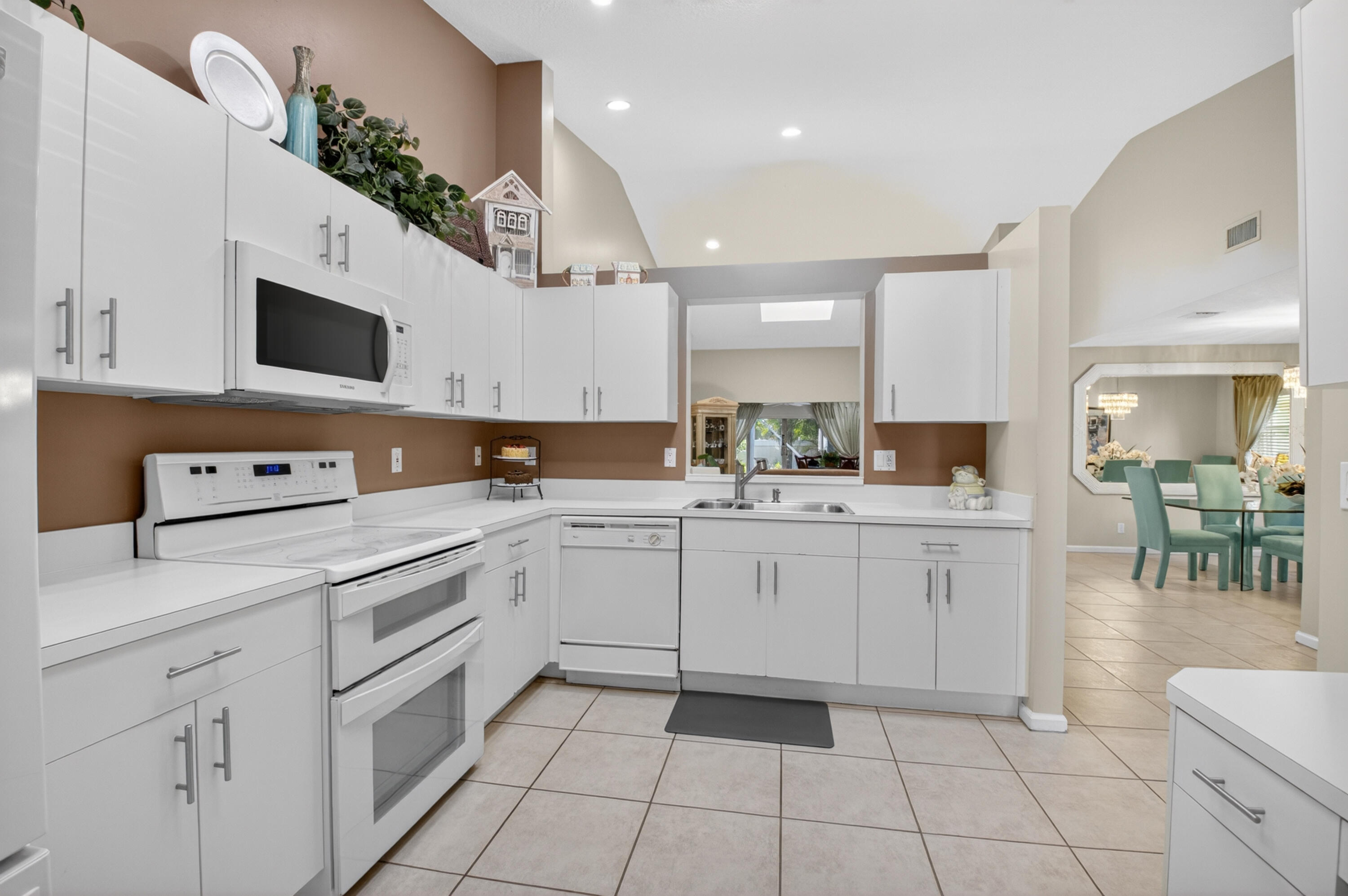 CORAL LAKES V - Residential