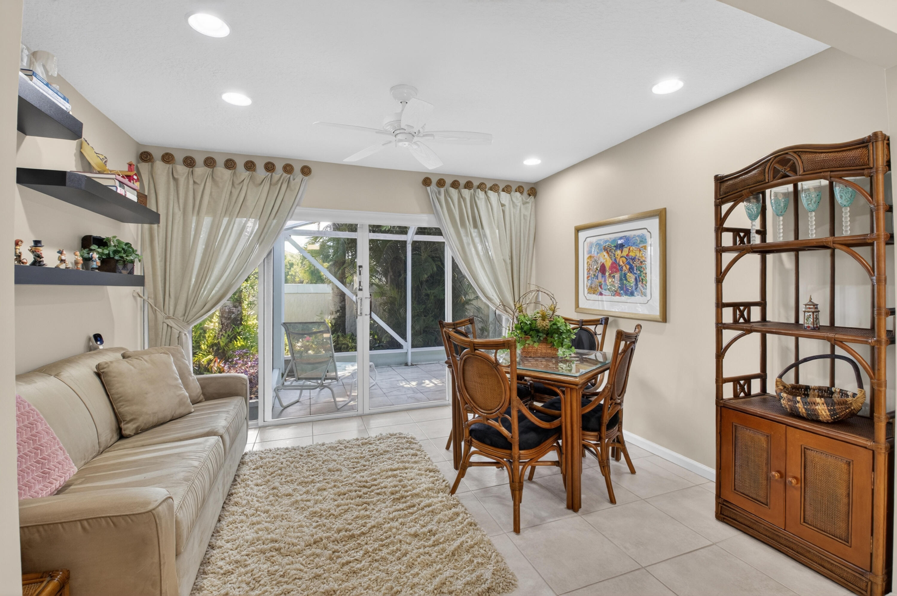 CORAL LAKES V - Residential