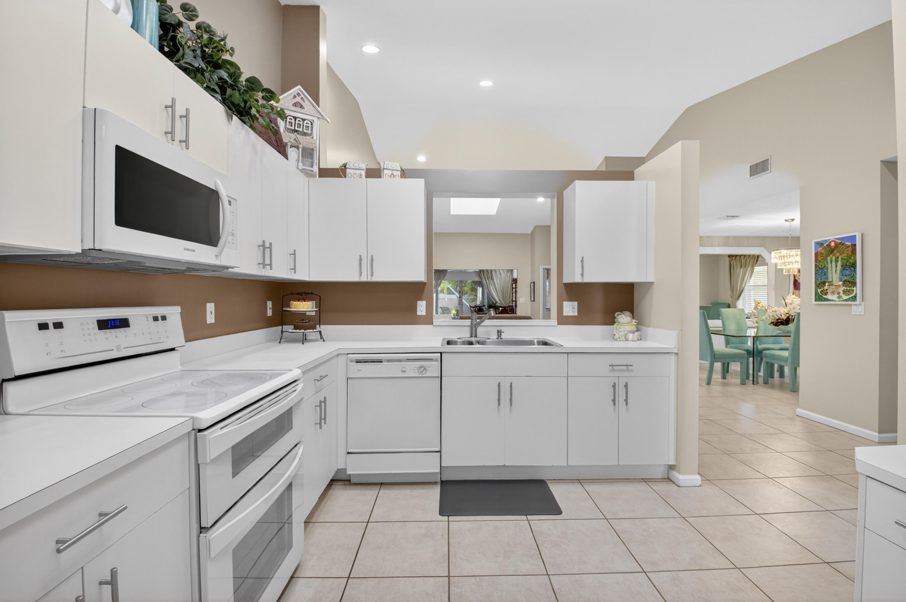 CORAL LAKES V - Residential