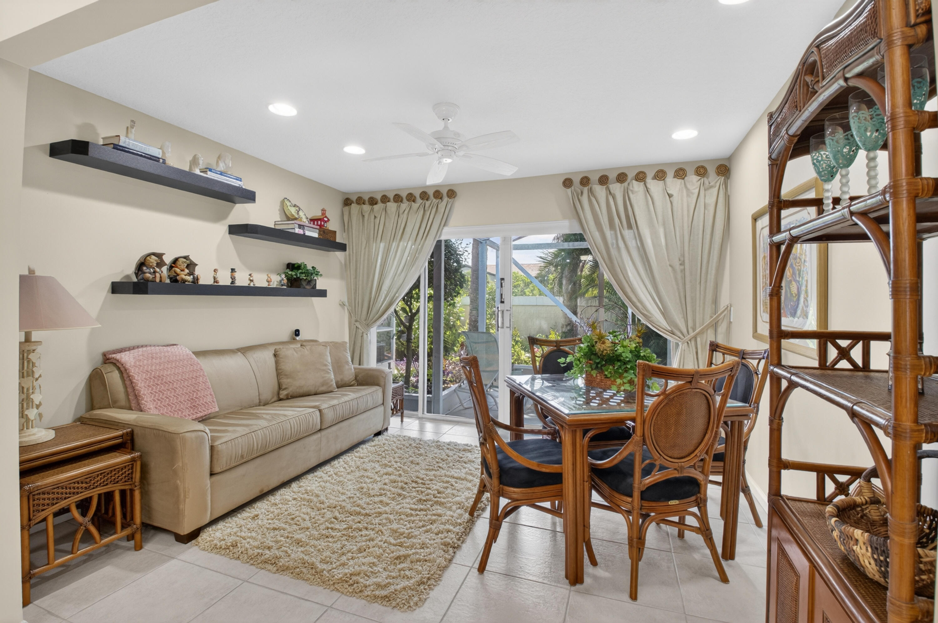 CORAL LAKES V - Residential