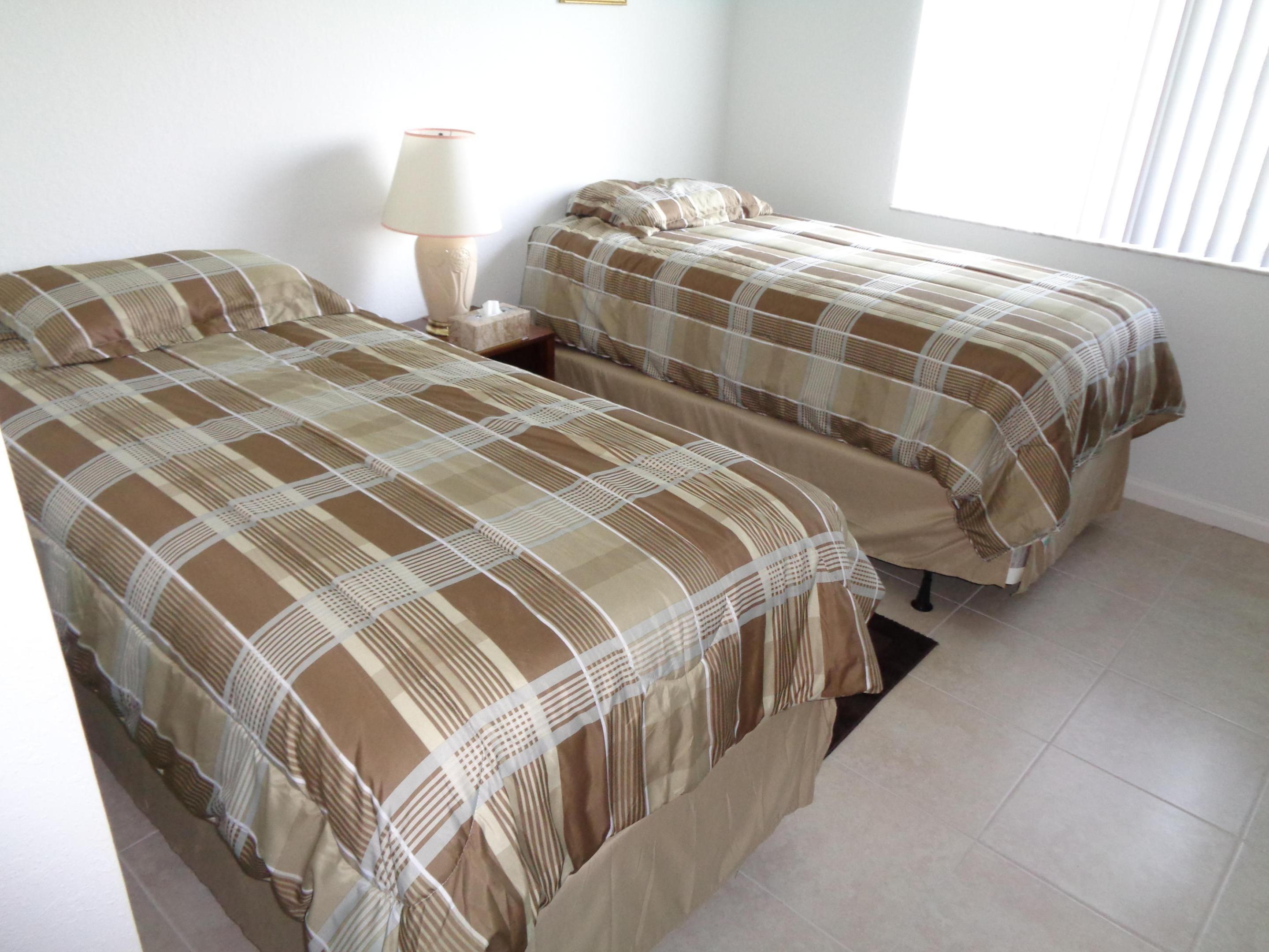 THE CLUB AT ST LUCIE WEST, A CONDOMINIUM - Residential Lease