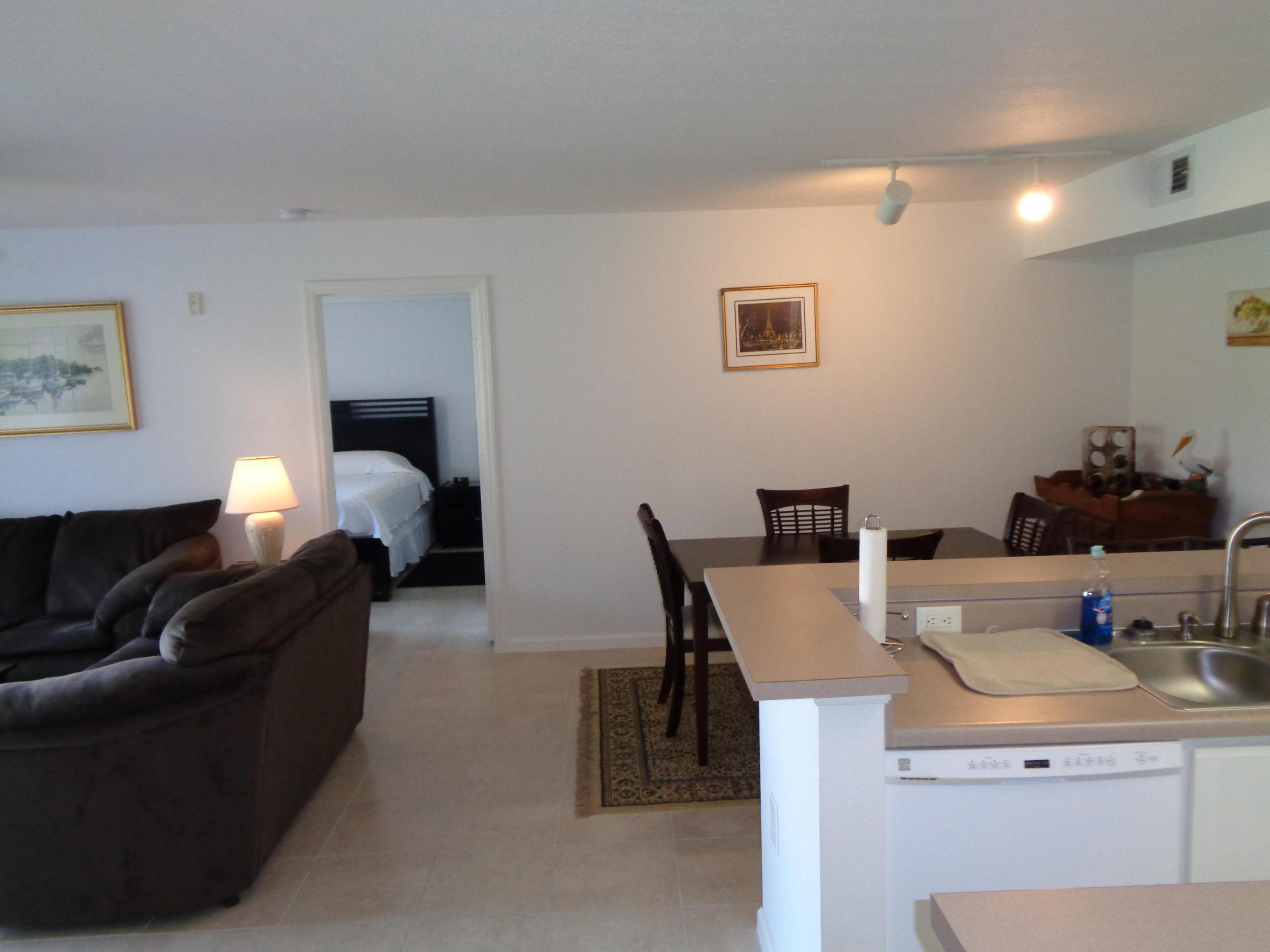 THE CLUB AT ST LUCIE WEST, A CONDOMINIUM - Residential Lease