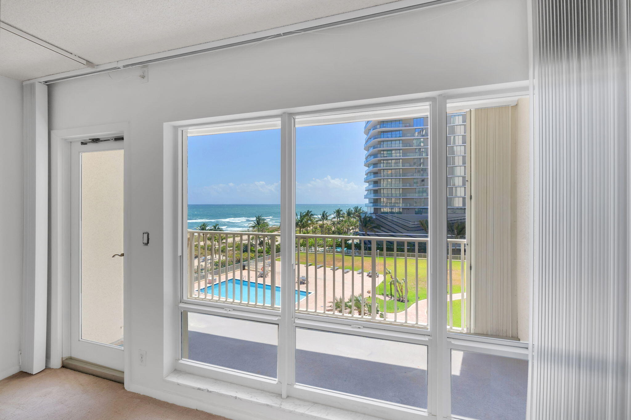 ADMIRALTY TOWERS CONDOMINIUM - Residential