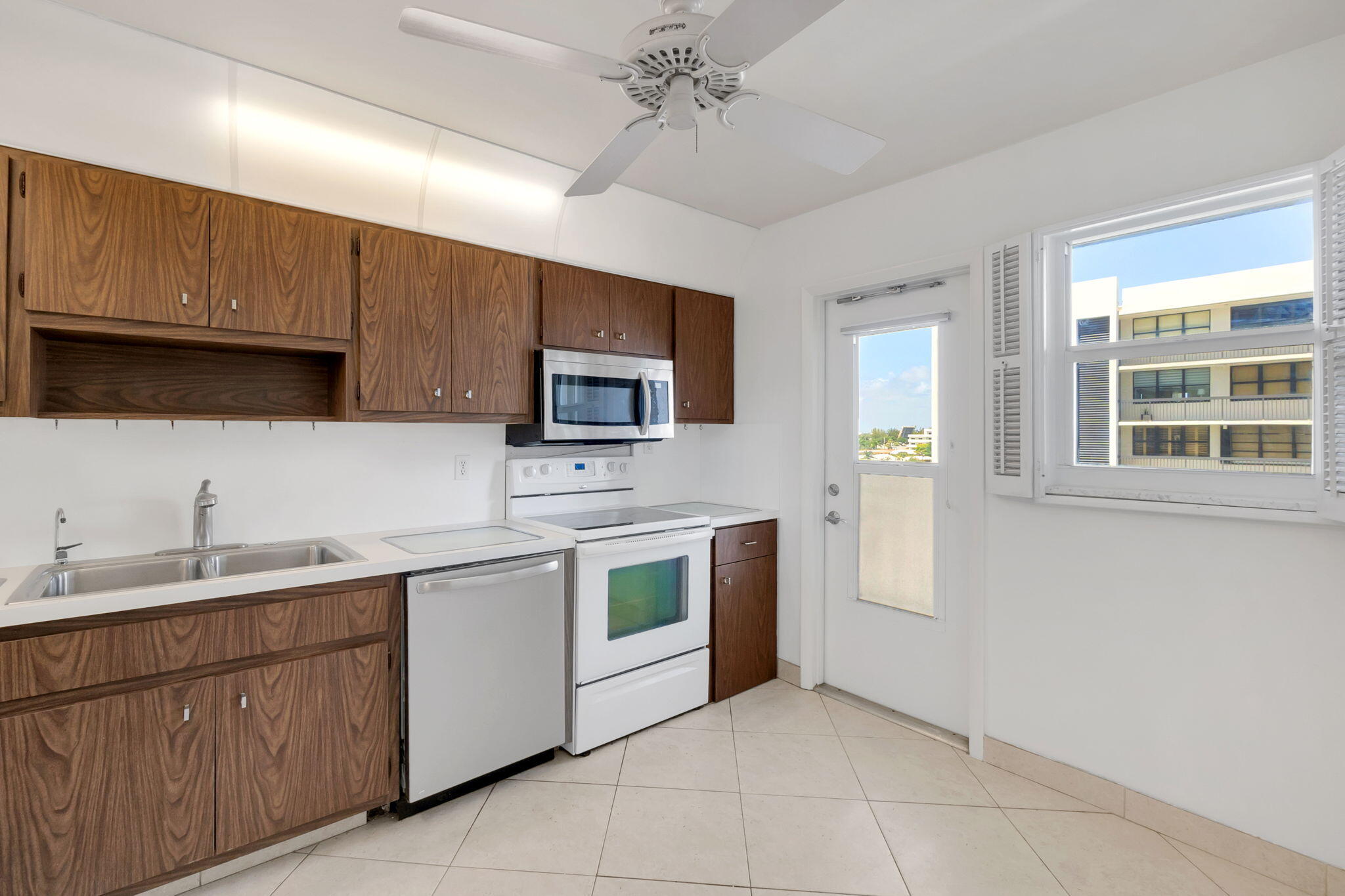 ADMIRALTY TOWERS CONDOMINIUM - Residential
