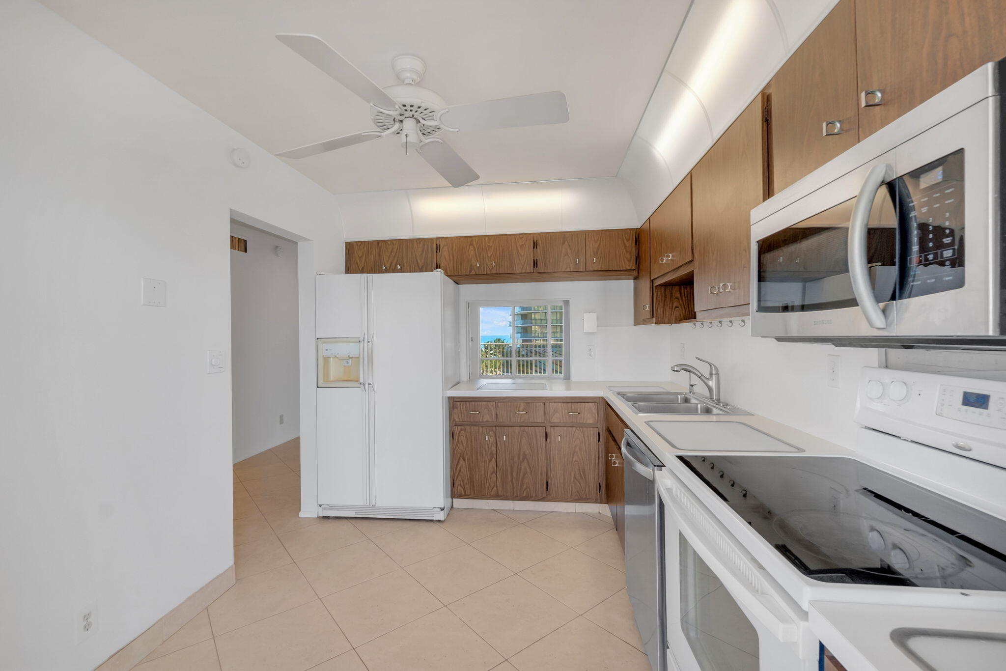 ADMIRALTY TOWERS CONDOMINIUM - Residential