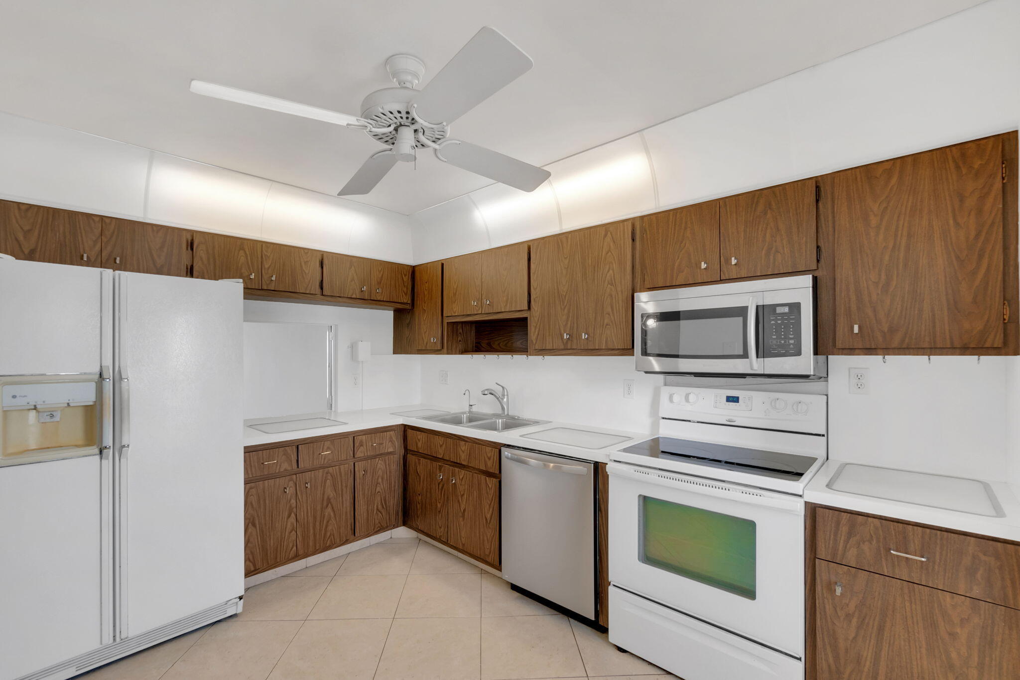 ADMIRALTY TOWERS CONDOMINIUM - Residential
