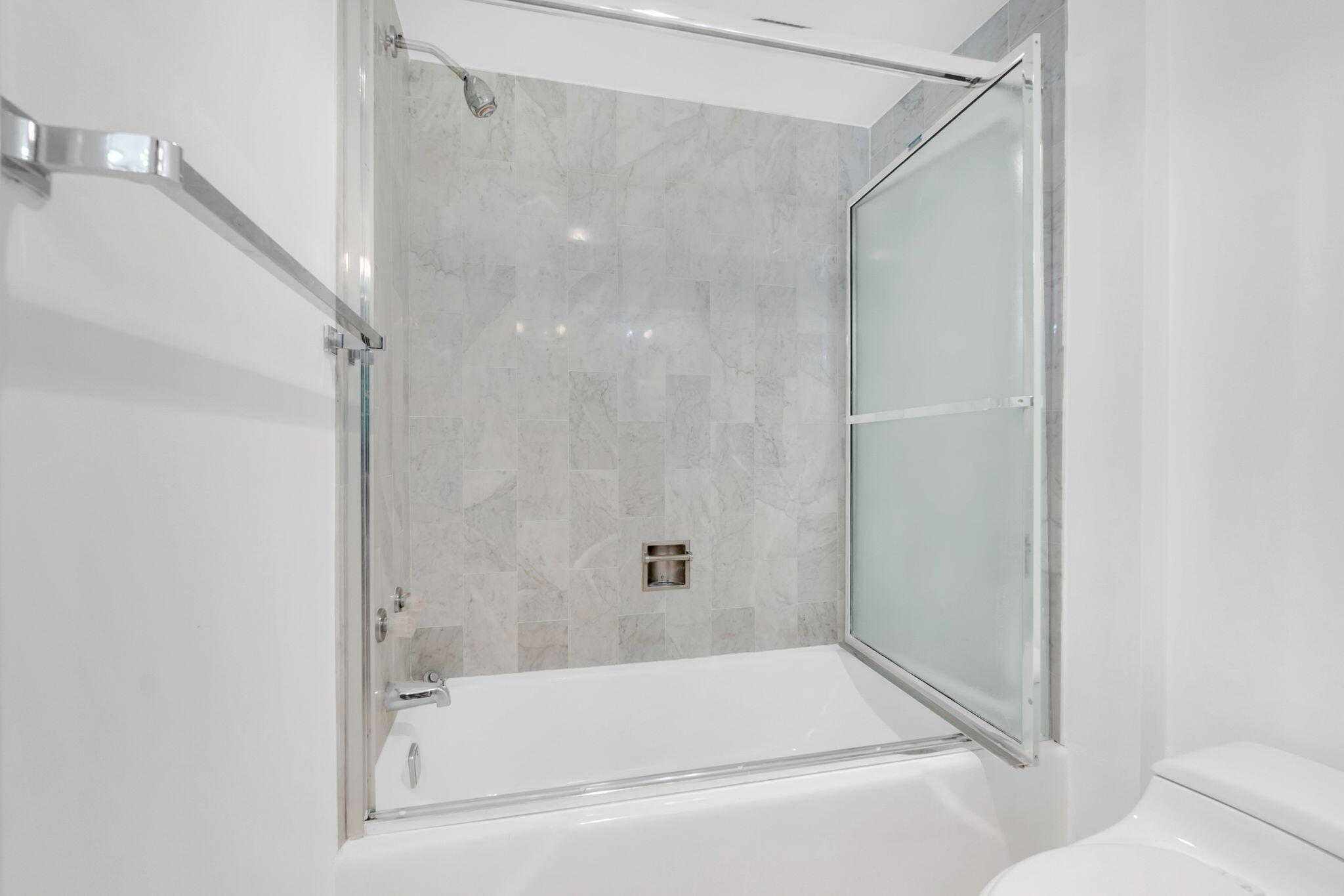 ADMIRALTY TOWERS CONDOMINIUM - Residential