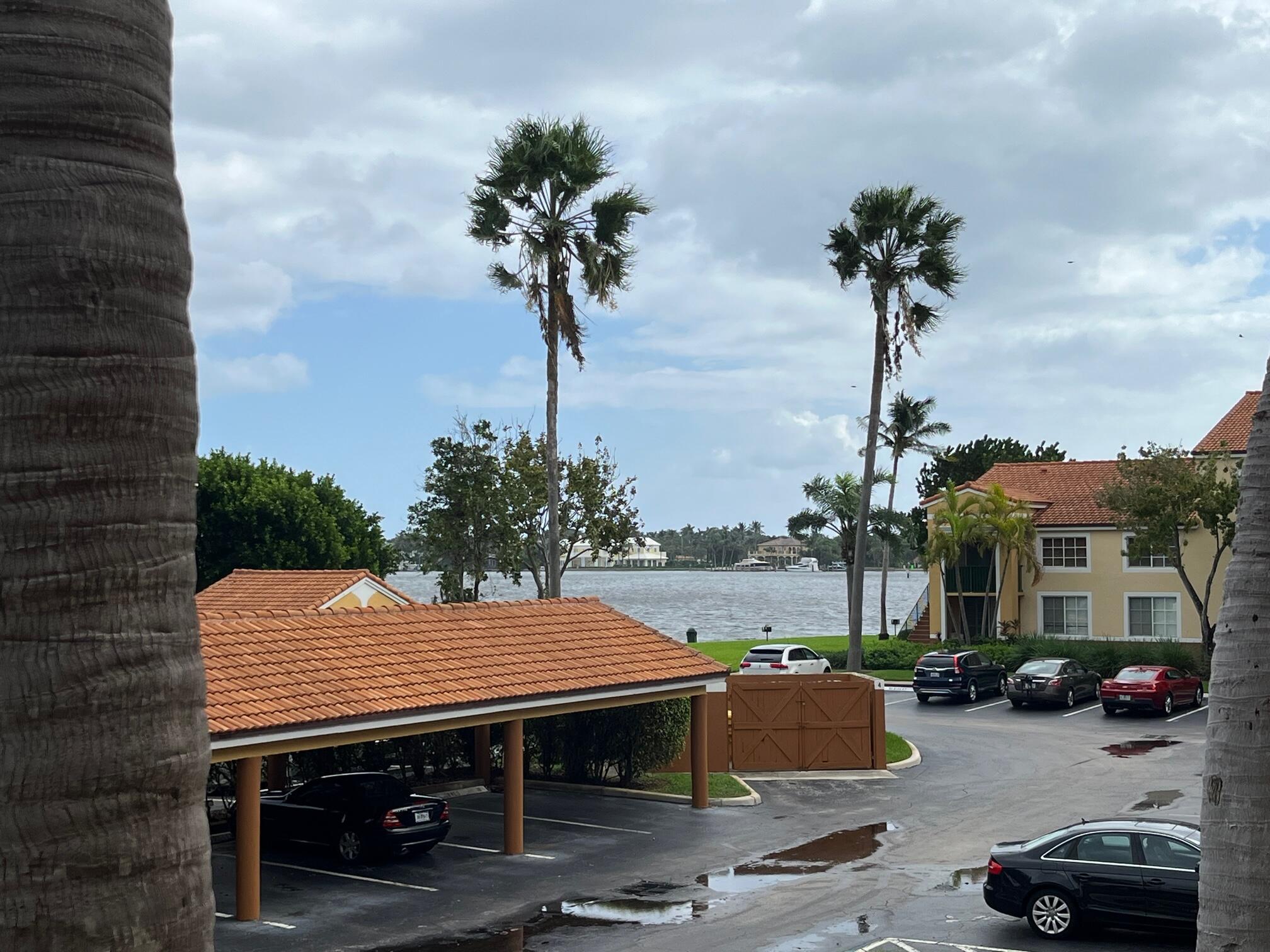 YACHT CLUB - Residential