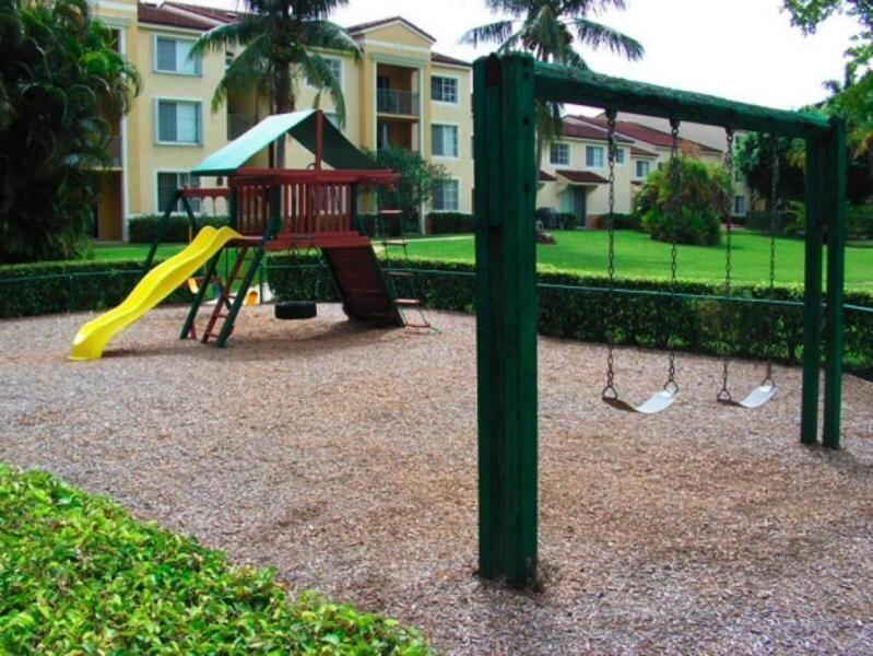 YACHT CLUB - Residential