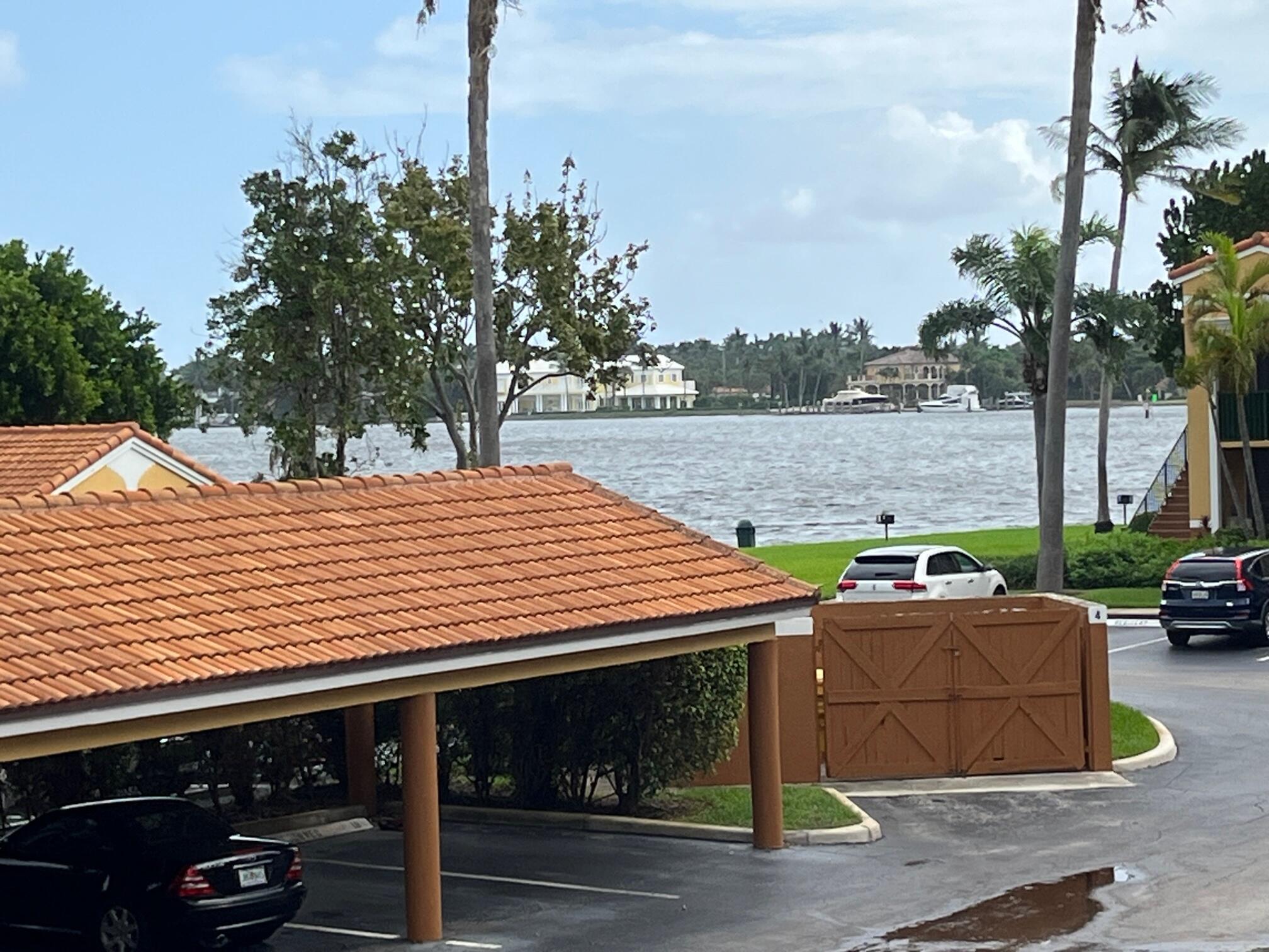 YACHT CLUB - Residential