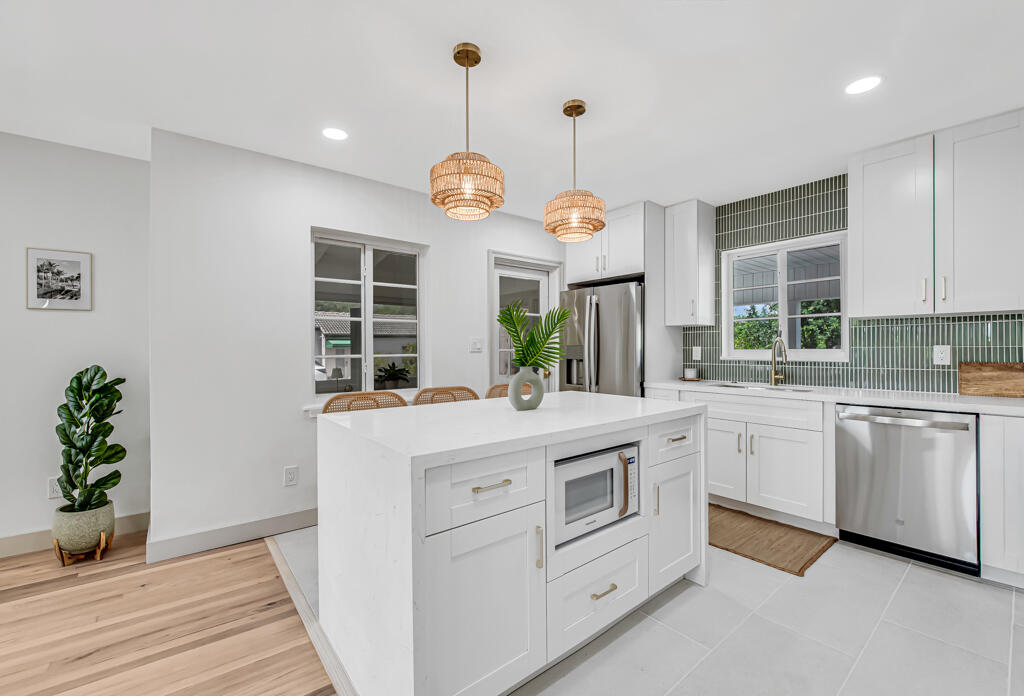 LAKE WORTH TOWN OF - Residential