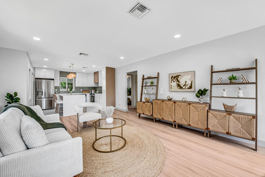 LAKE WORTH TOWN OF - Residential