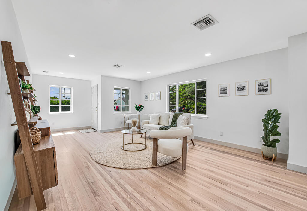 LAKE WORTH TOWN OF - Residential