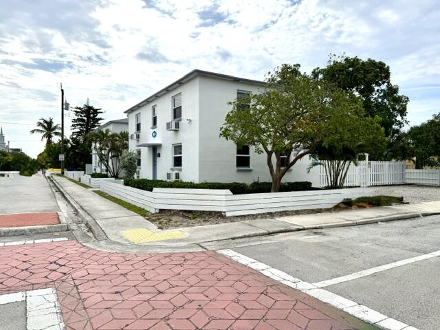 LAKE WORTH TOWN OF - Residential Lease