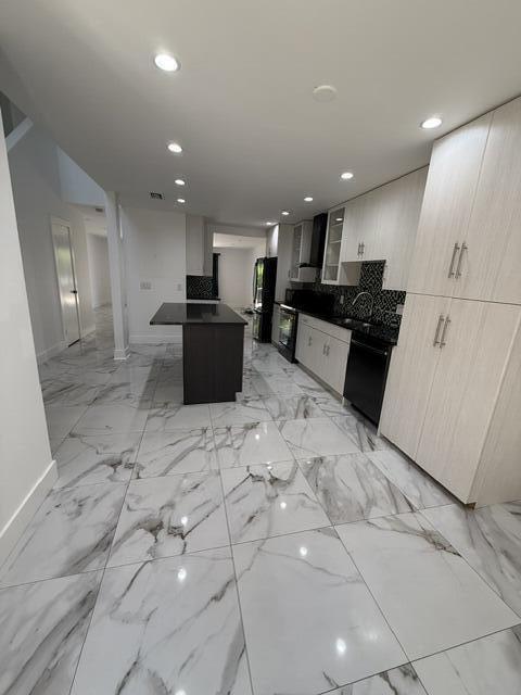 LAKES OF DEER CREEK - Residential Lease