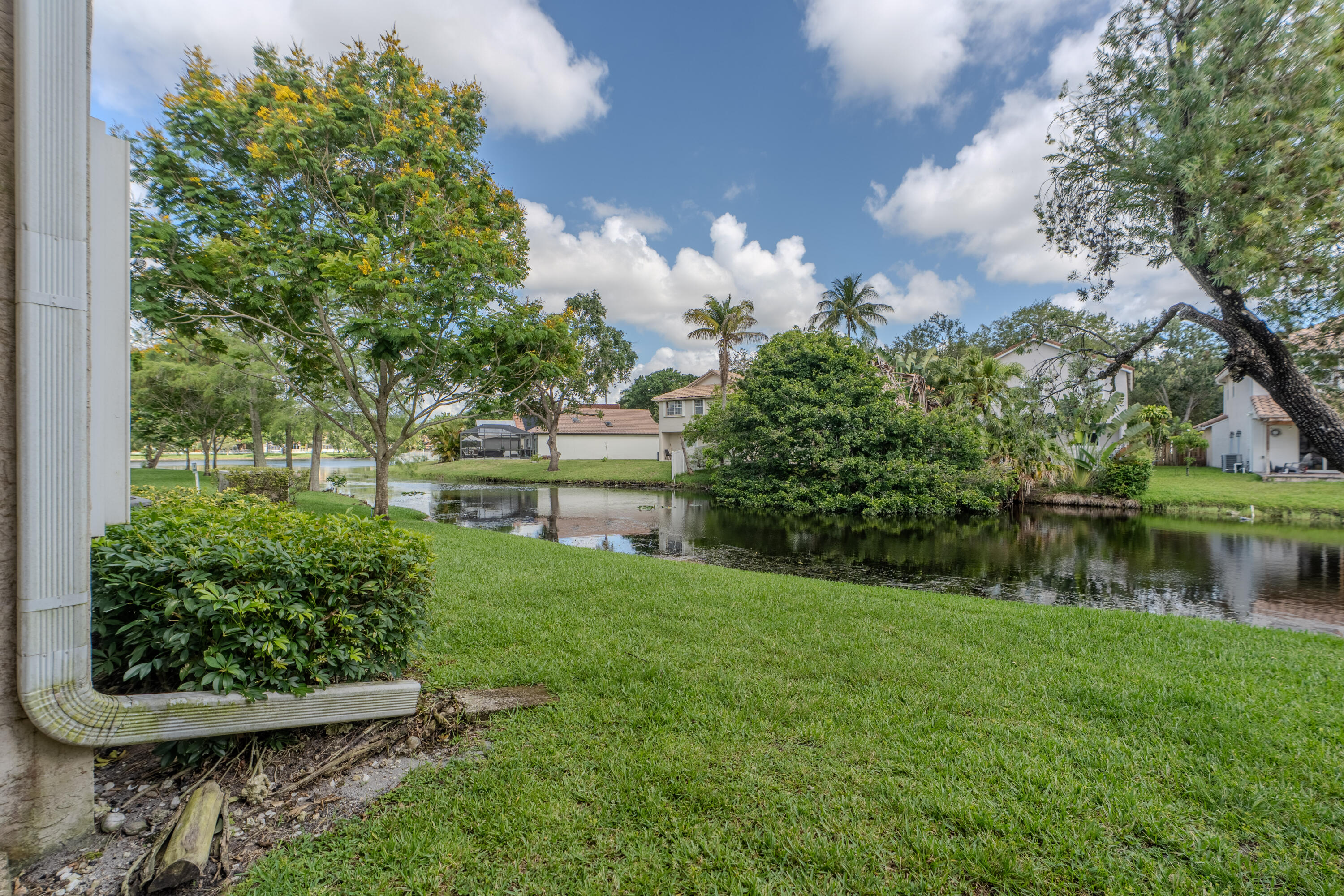 QUATRAINE AT JACARANDA GARDENS - Residential