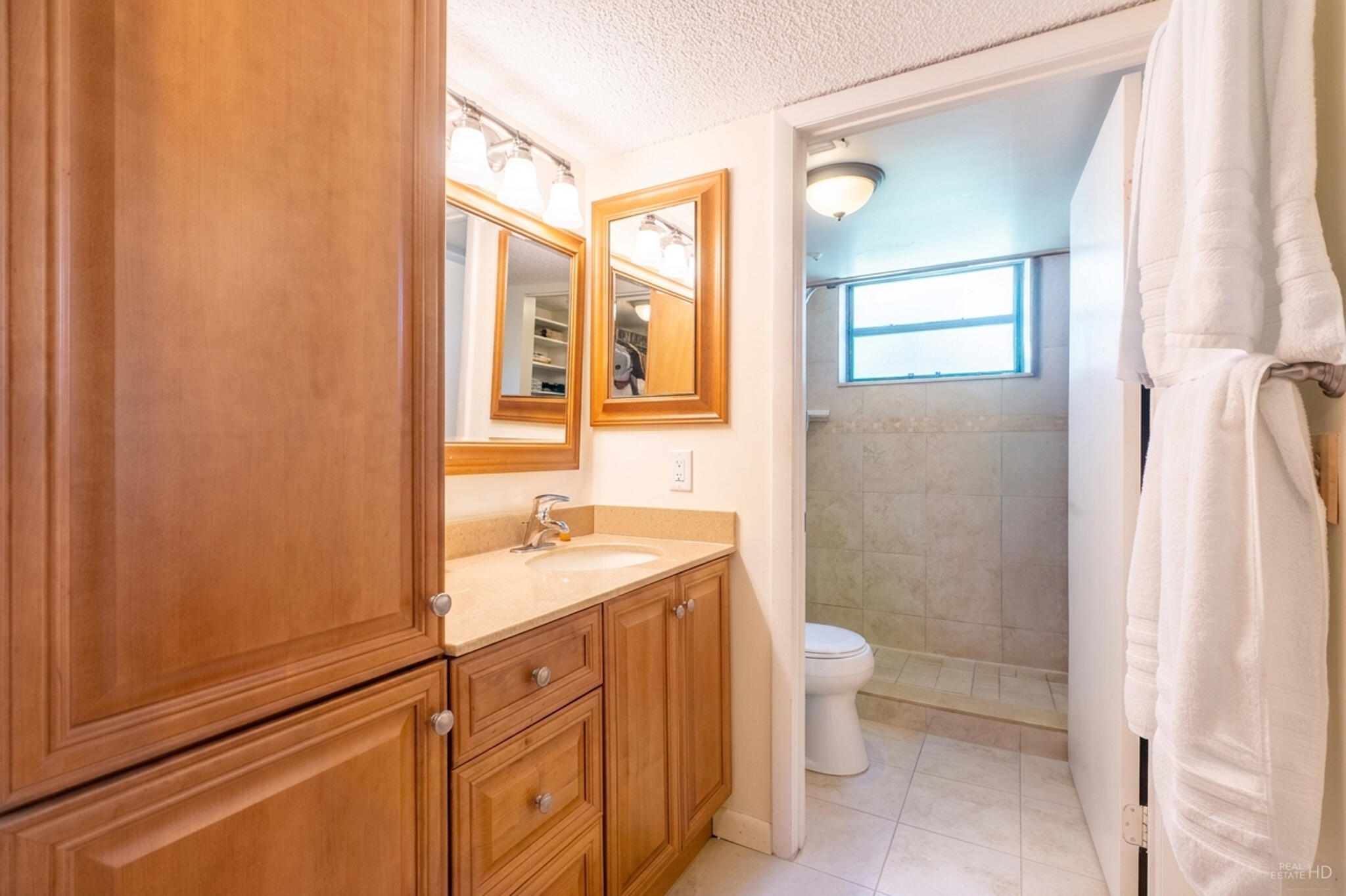 QUATRAINE AT JACARANDA GARDENS - Residential