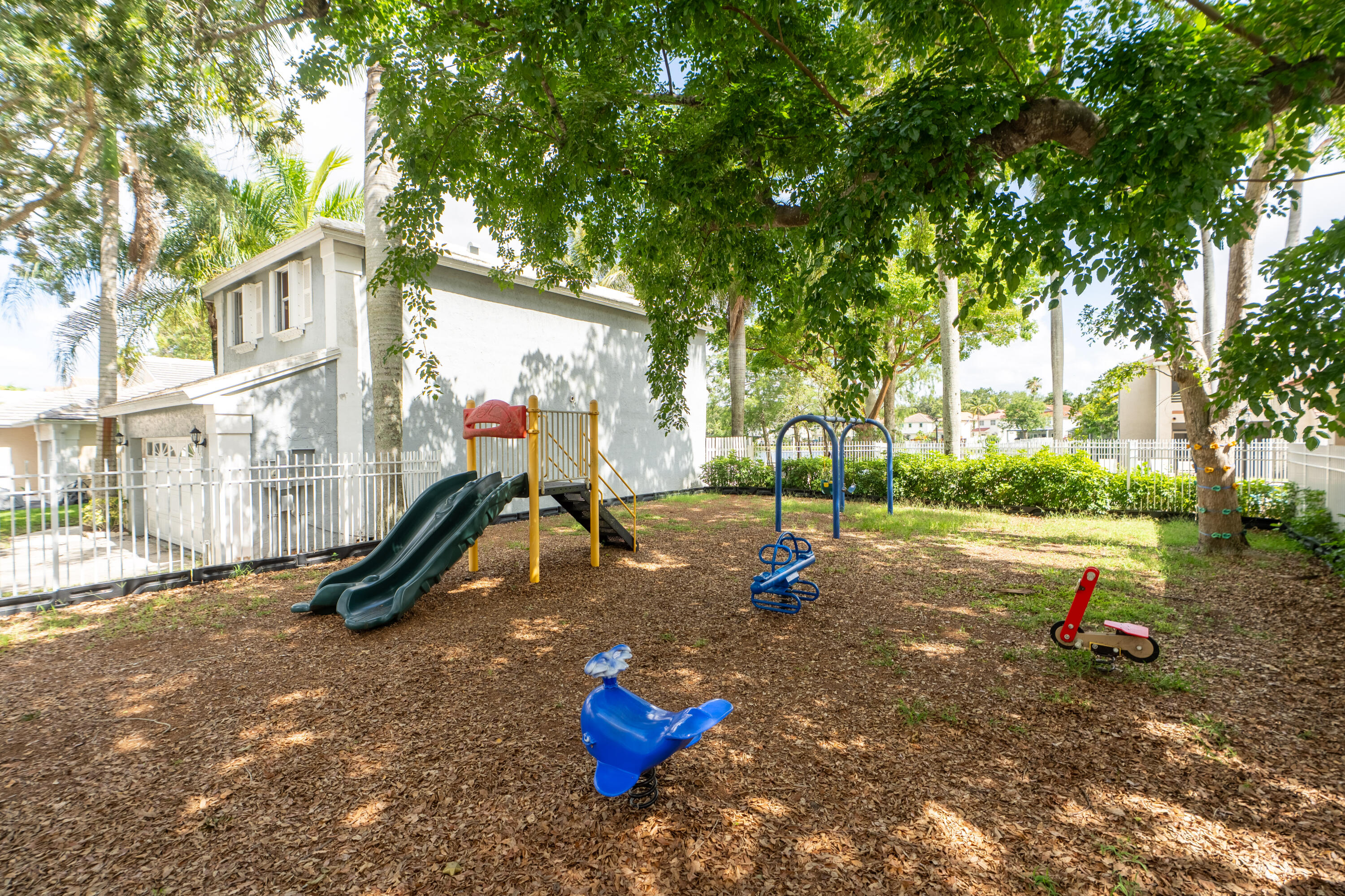 QUATRAINE AT JACARANDA GARDENS - Residential