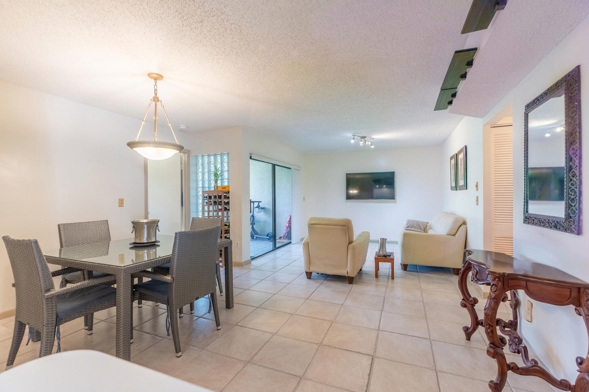 QUATRAINE AT JACARANDA GARDENS - Residential