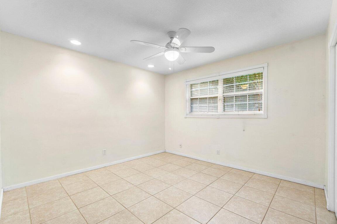 PALM BEACH FARMS CO 3 - Residential