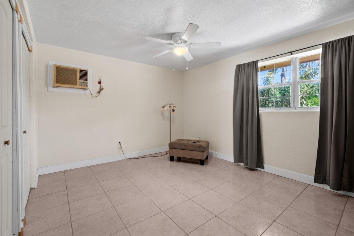 PALM BEACH FARMS CO 3 - Residential