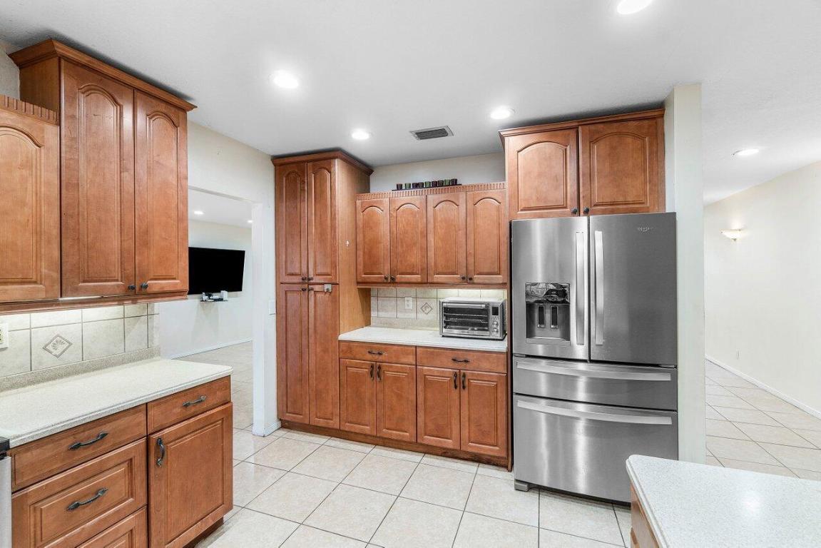 PALM BEACH FARMS CO 3 - Residential