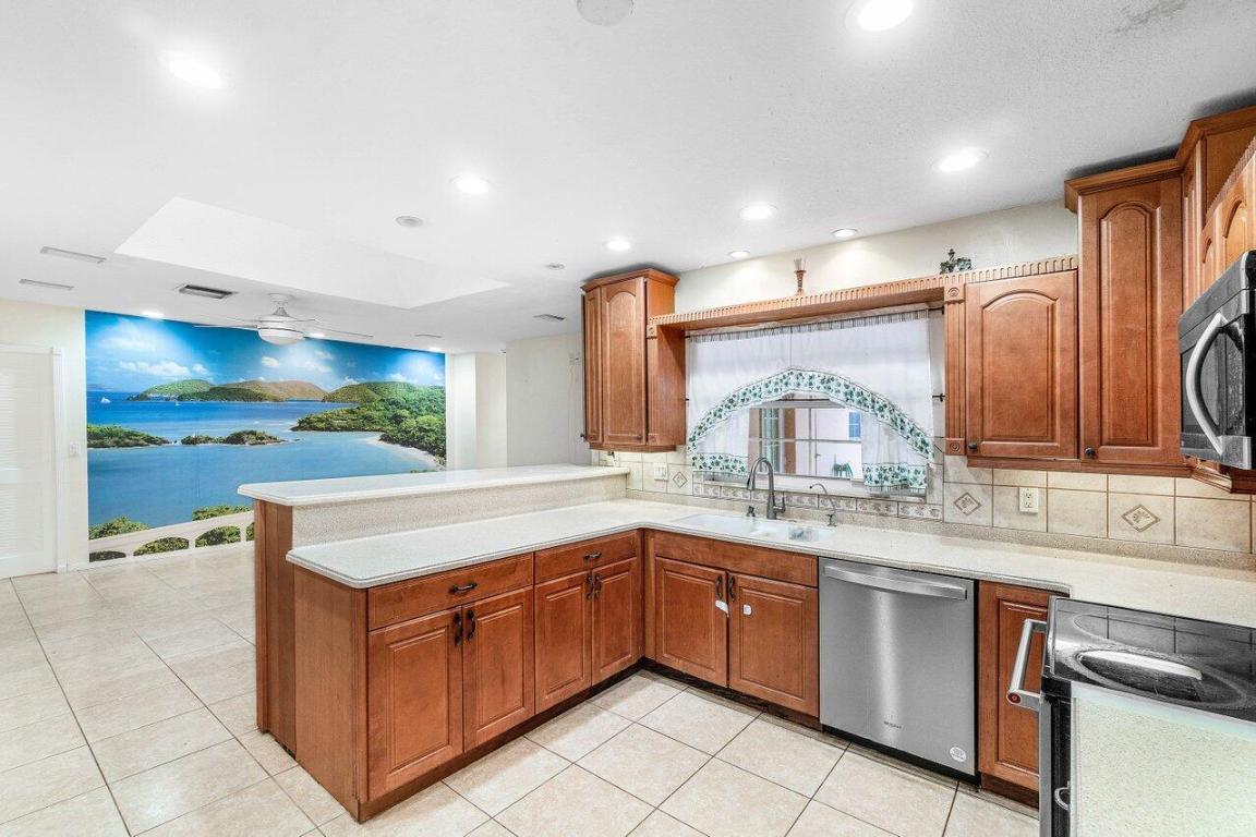 PALM BEACH FARMS CO 3 - Residential