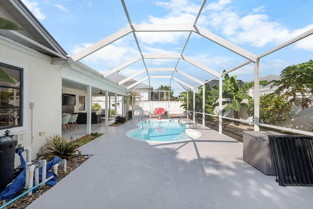 TALL PINES - Residential