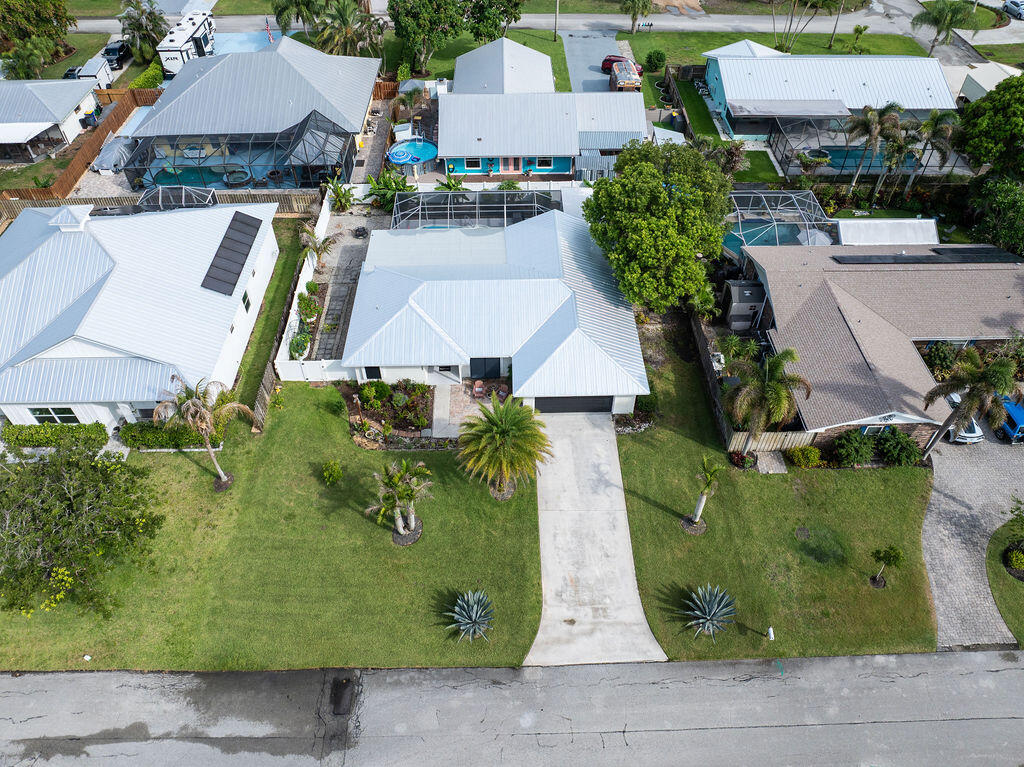 TALL PINES - Residential