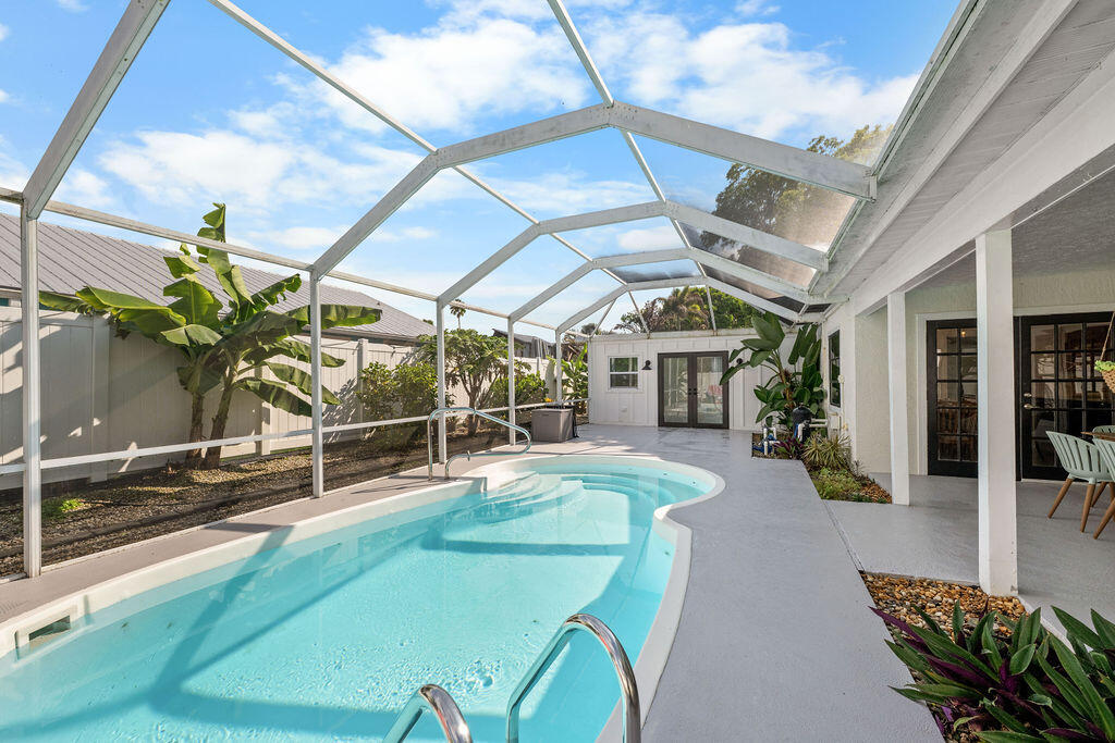 TALL PINES - Residential