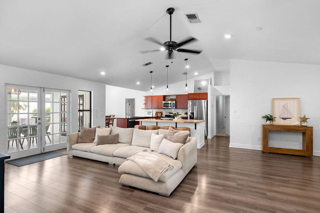 TALL PINES - Residential