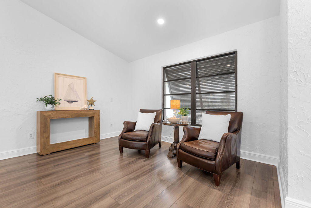 TALL PINES - Residential