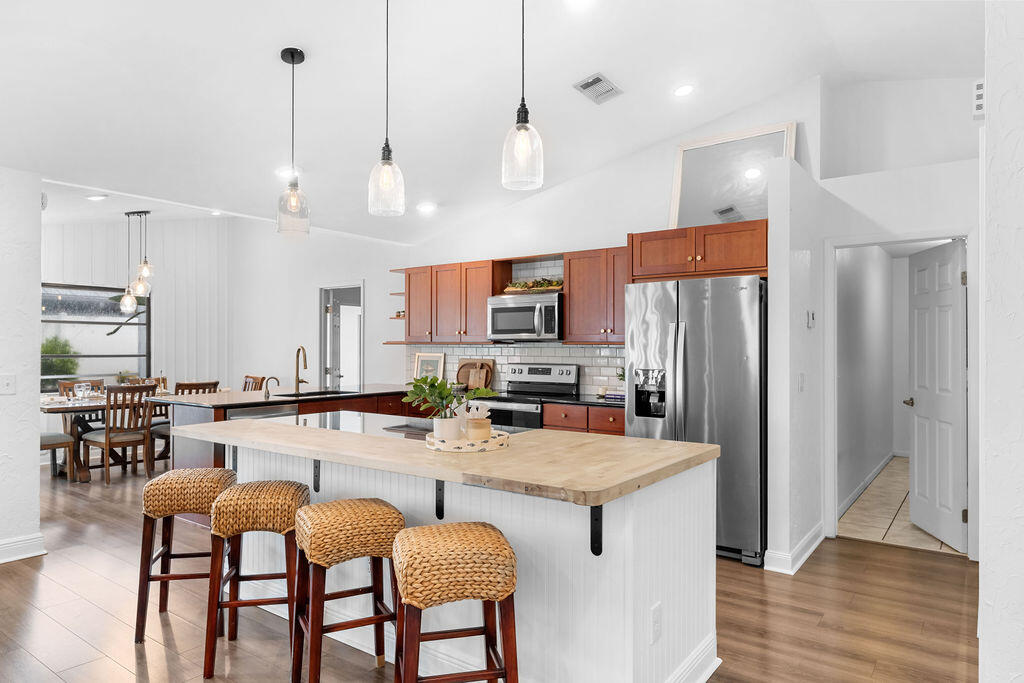 TALL PINES - Residential