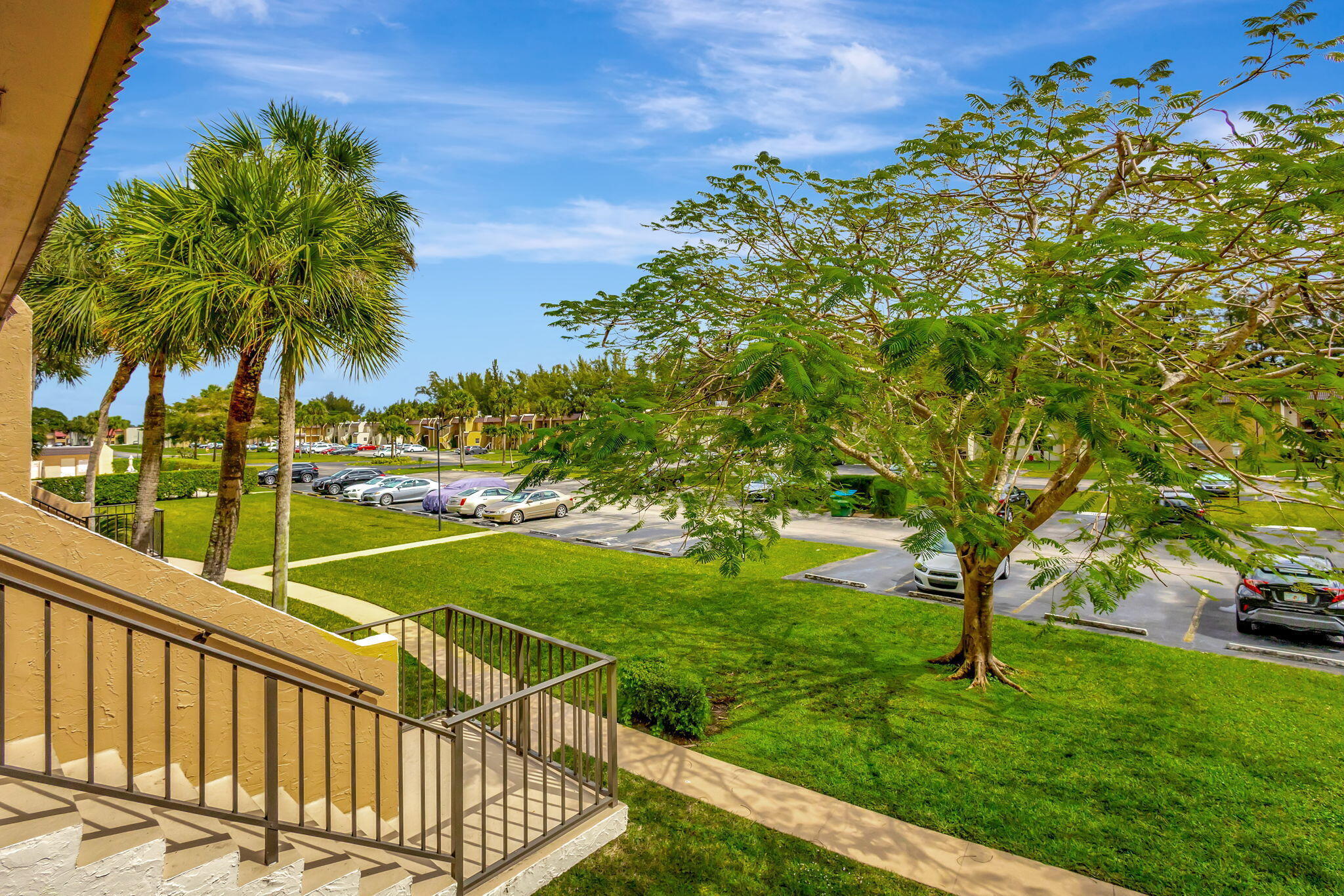 GOLDEN LAKES VILLAGE CONDO E - Residential Lease