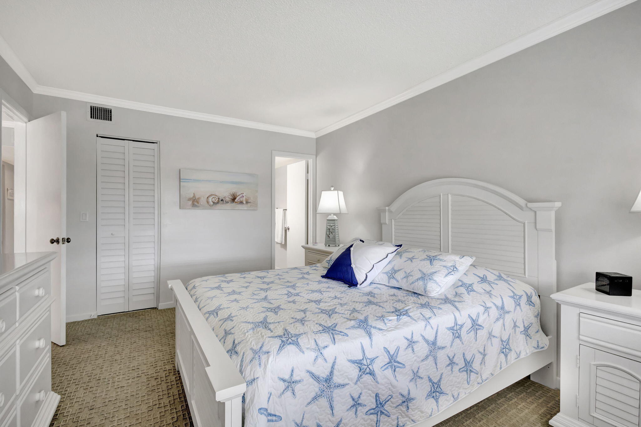 GOLDEN LAKES VILLAGE CONDO E - Residential Lease