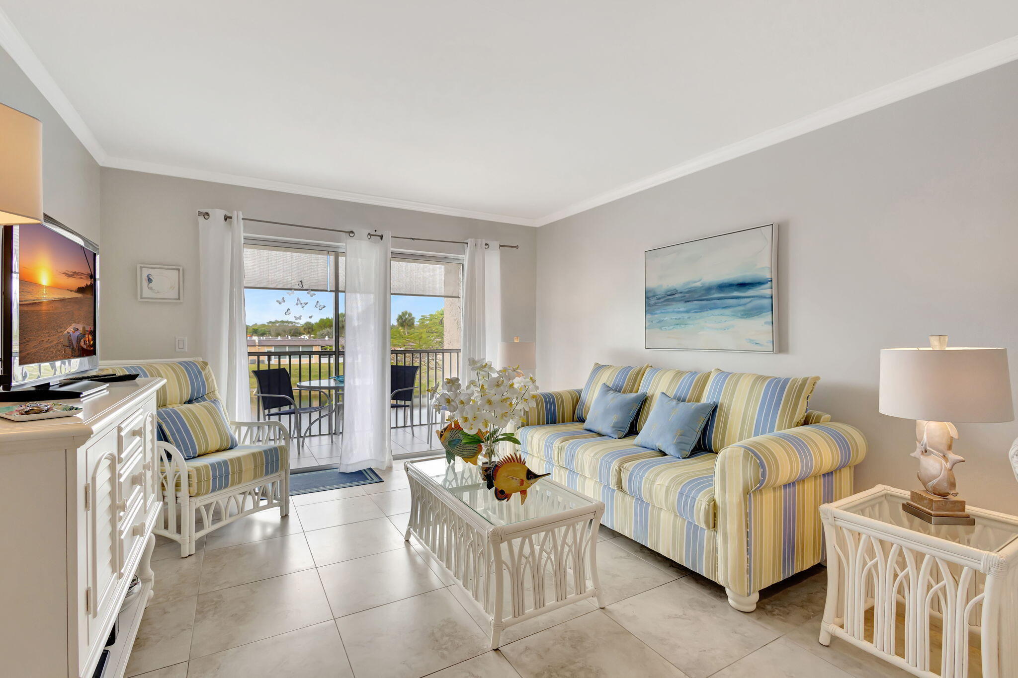 GOLDEN LAKES VILLAGE CONDO E - Residential Lease