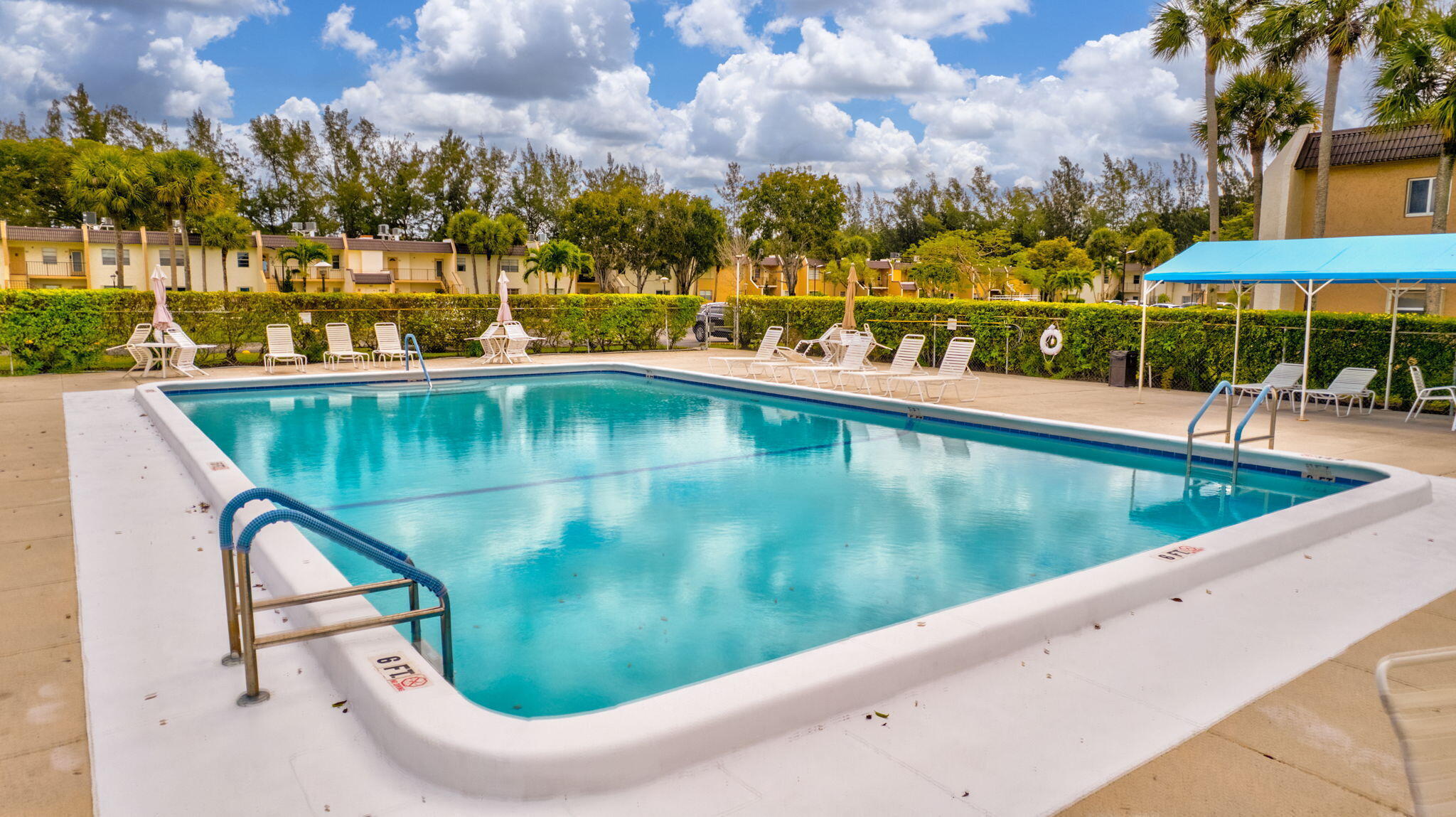 GOLDEN LAKES VILLAGE CONDO E - Residential Lease