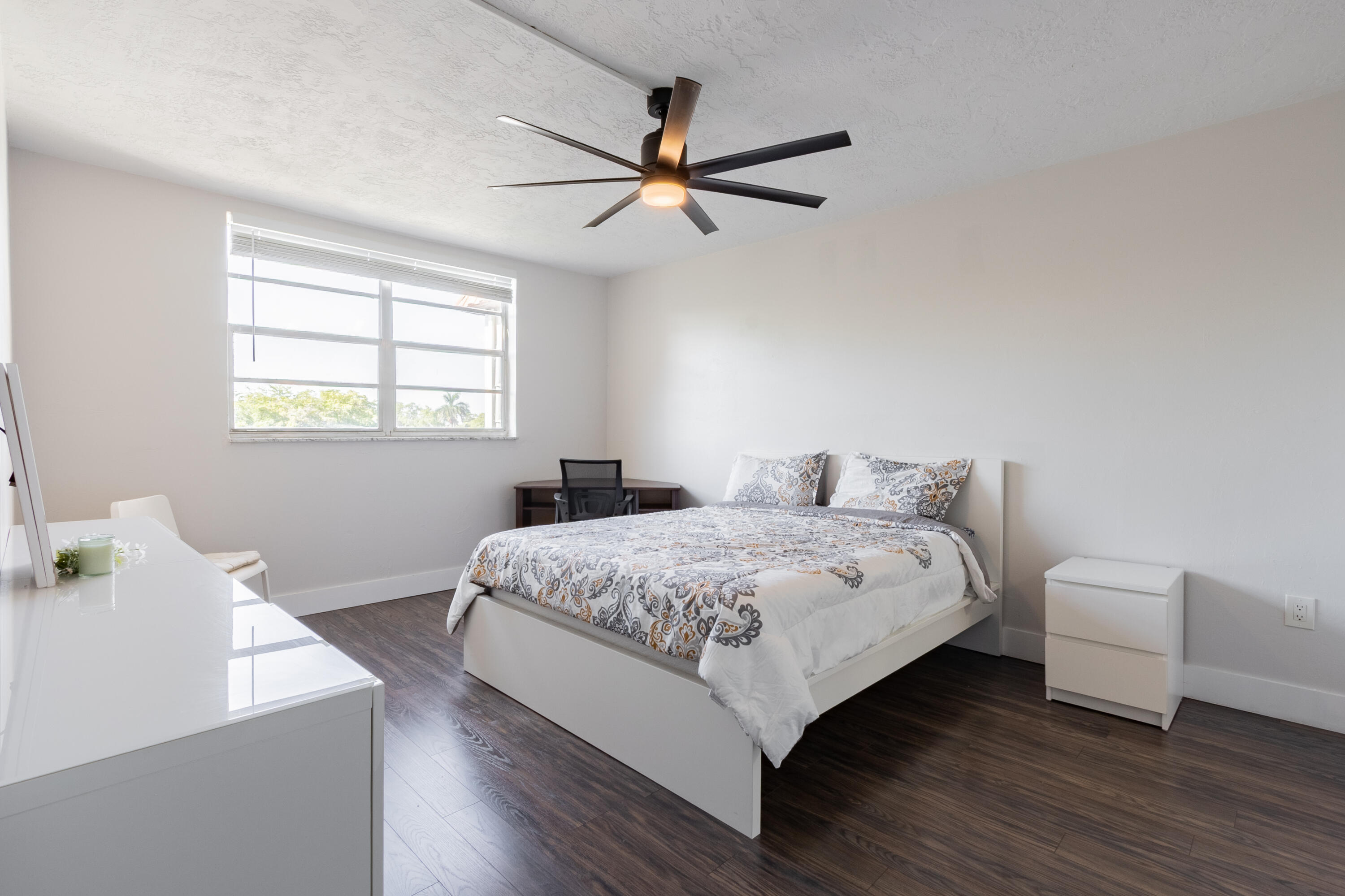 OMEGA CONDO NO 2 - Residential