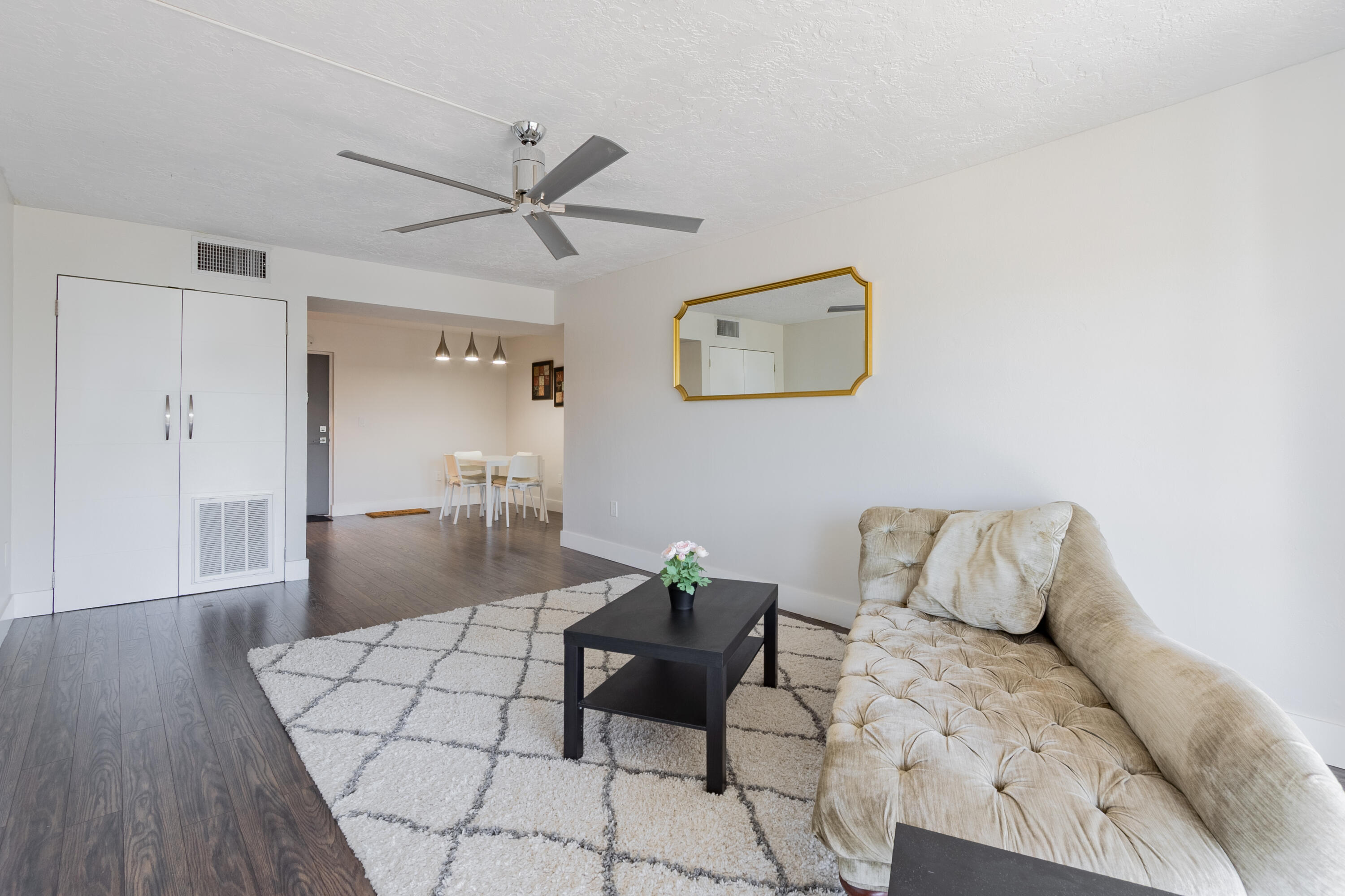 OMEGA CONDO NO 2 - Residential