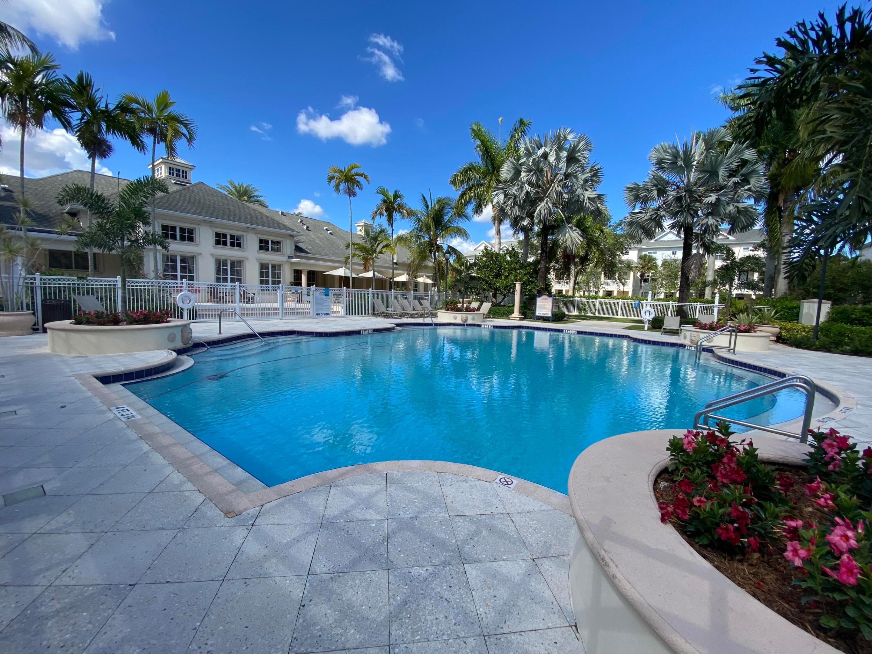 SOMERSET AT ABACOA CONDO - Residential