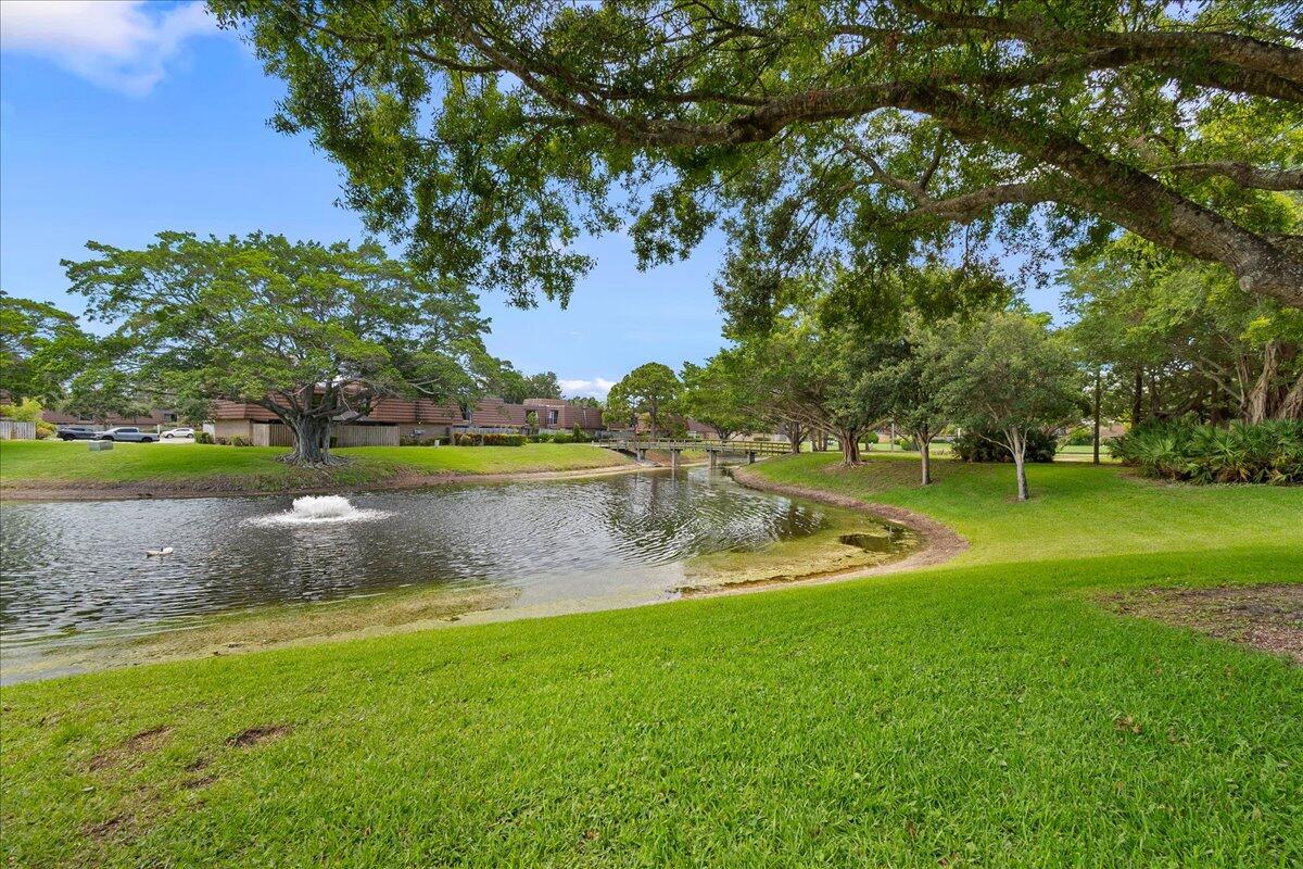 GARDEN LAKES AND GARDEN SQUARE SHOPS - Residential
