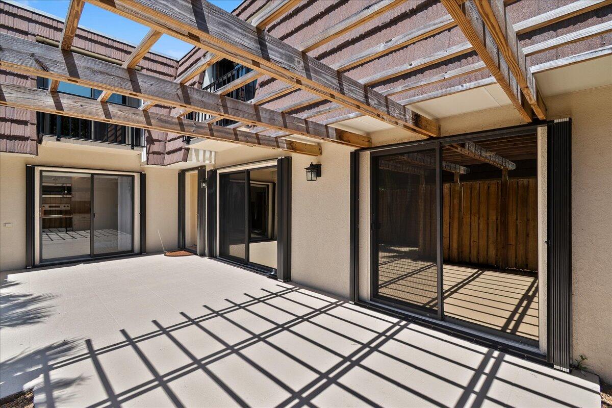 GARDEN LAKES AND GARDEN SQUARE SHOPS - Residential